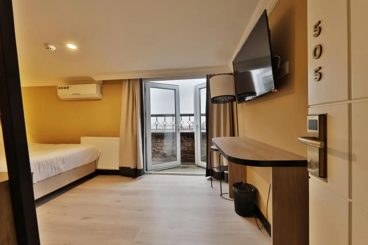 EA Exclusive Hotel