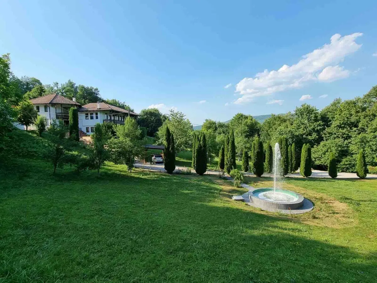 luxurious 350 m villa with 4 bedrooms