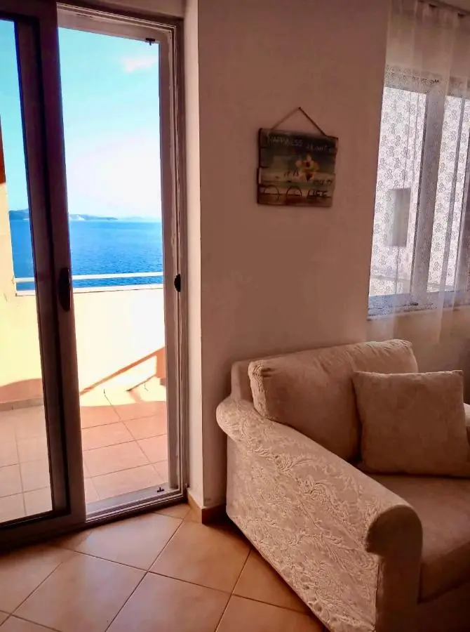 Saranda Rooms - Port