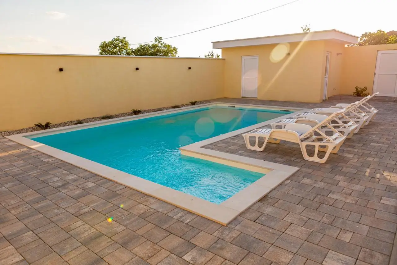 Villa Bona - Private Pool Oasis