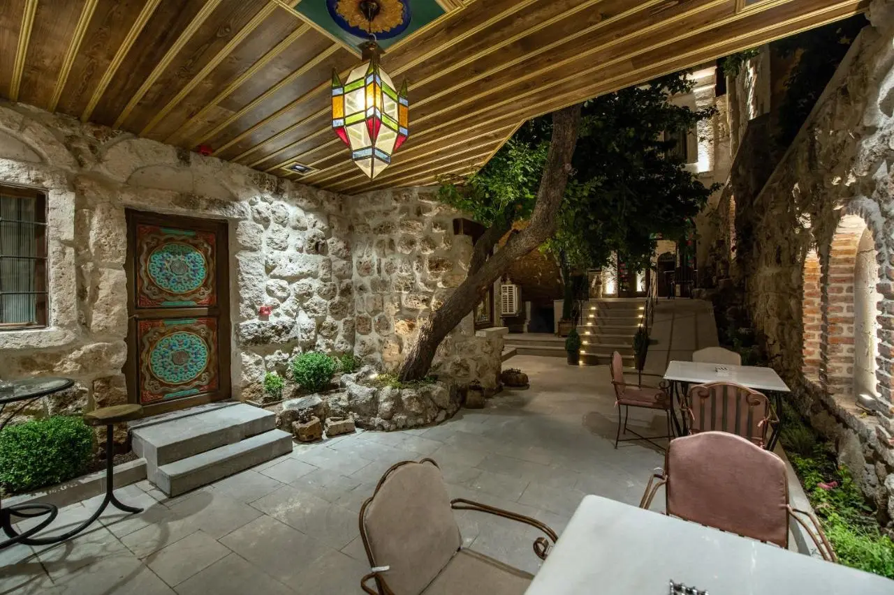 Foremanson Cave Hotel