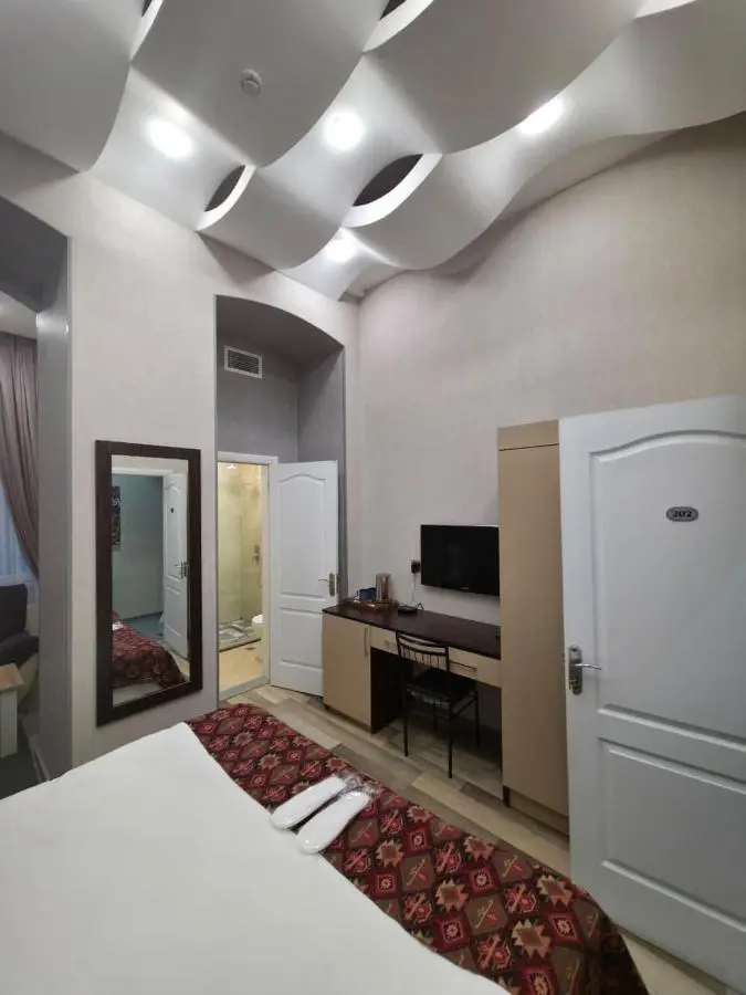 Bella Garden Nizami Hotel