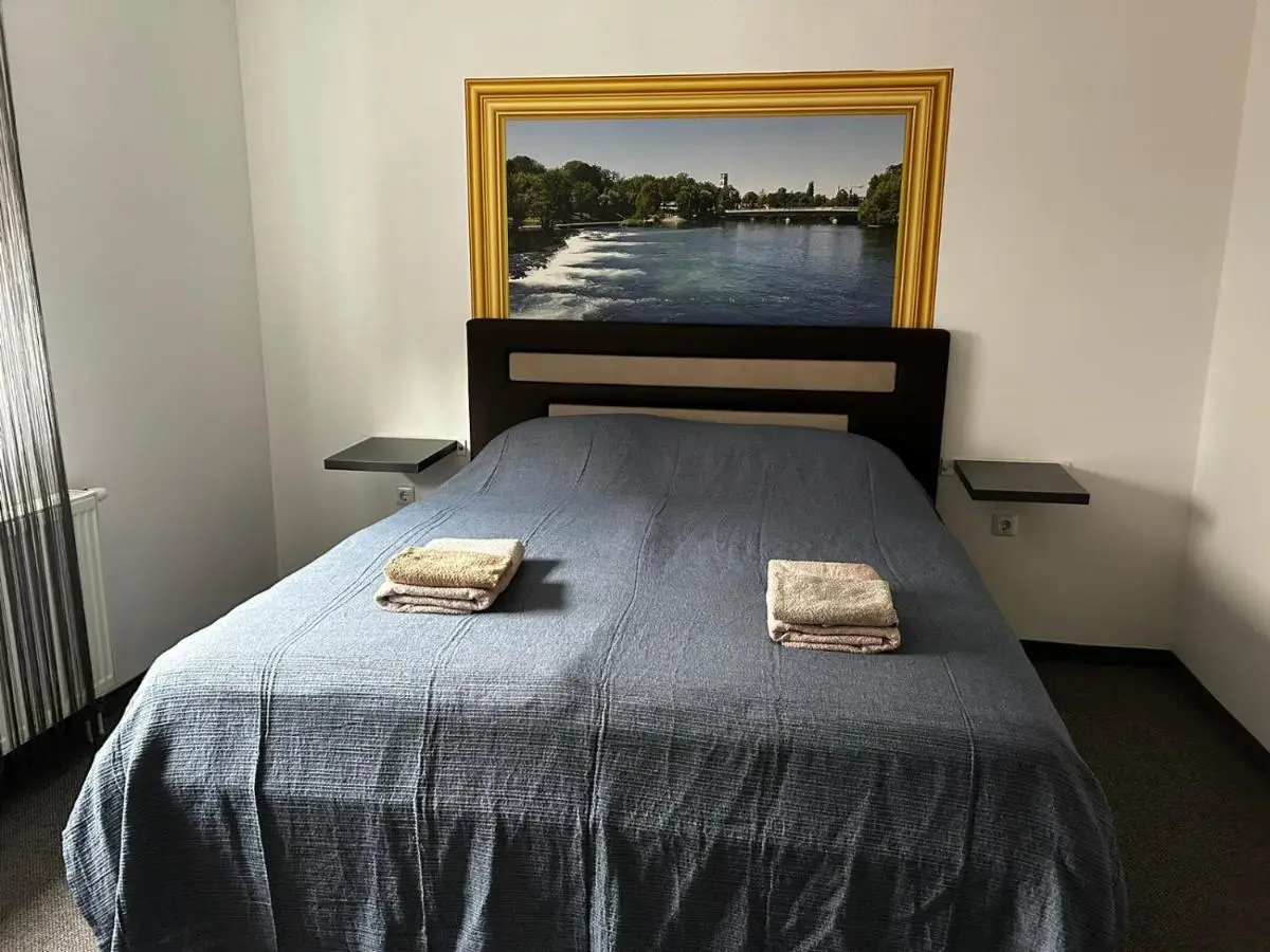 Motel Medium