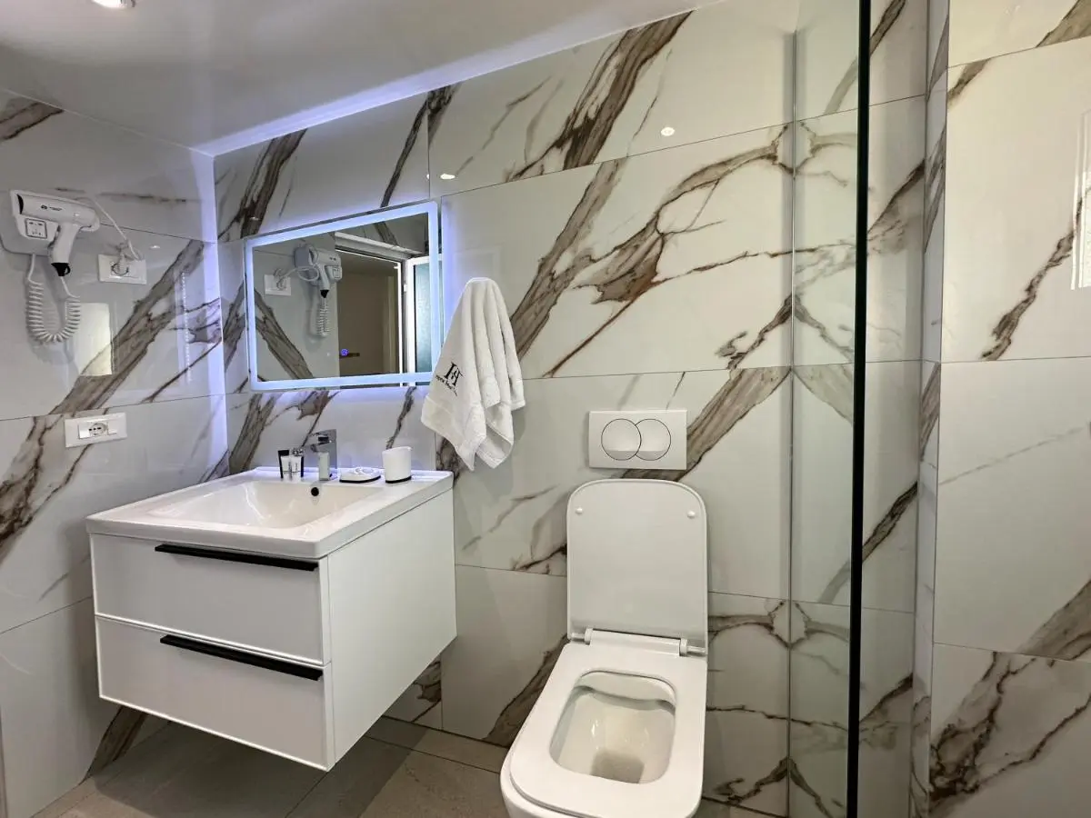 Home Select Tirana 2