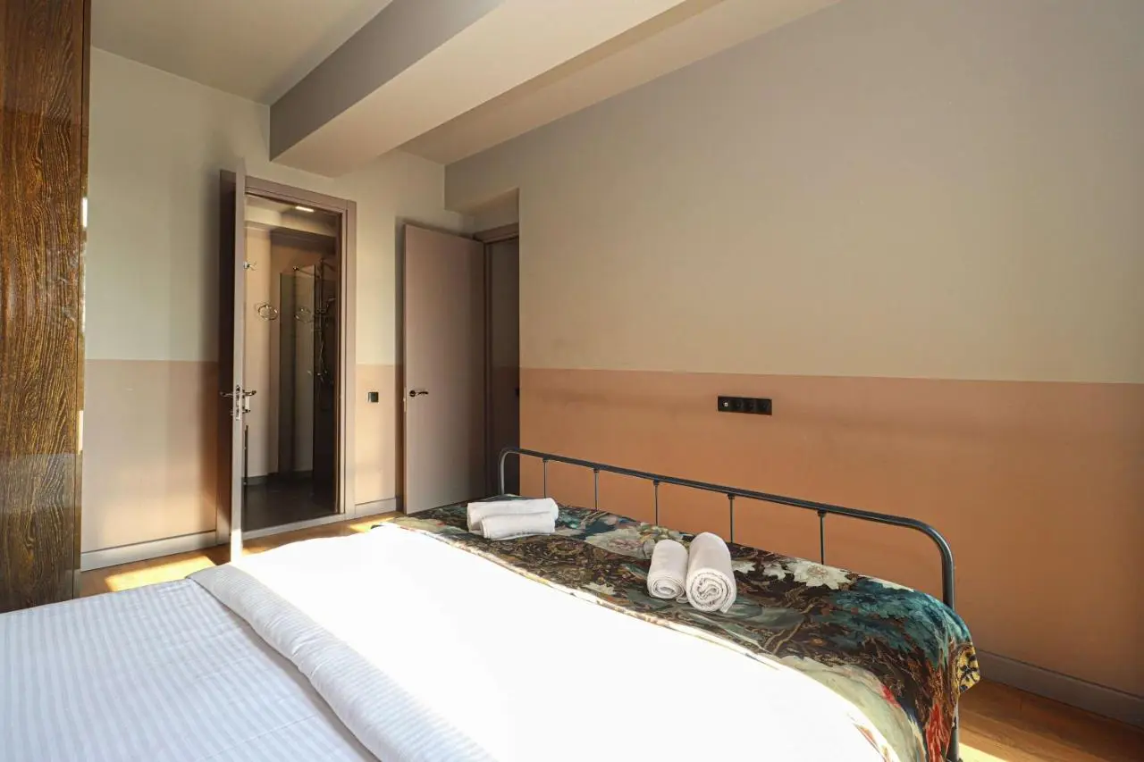 Wehost Apartment - On-site Pool & Gym - Not Included
