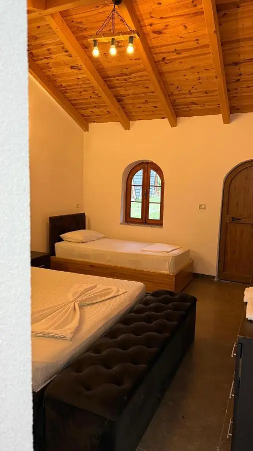 Windmill Shkodra Gesthouse Camping & Grill