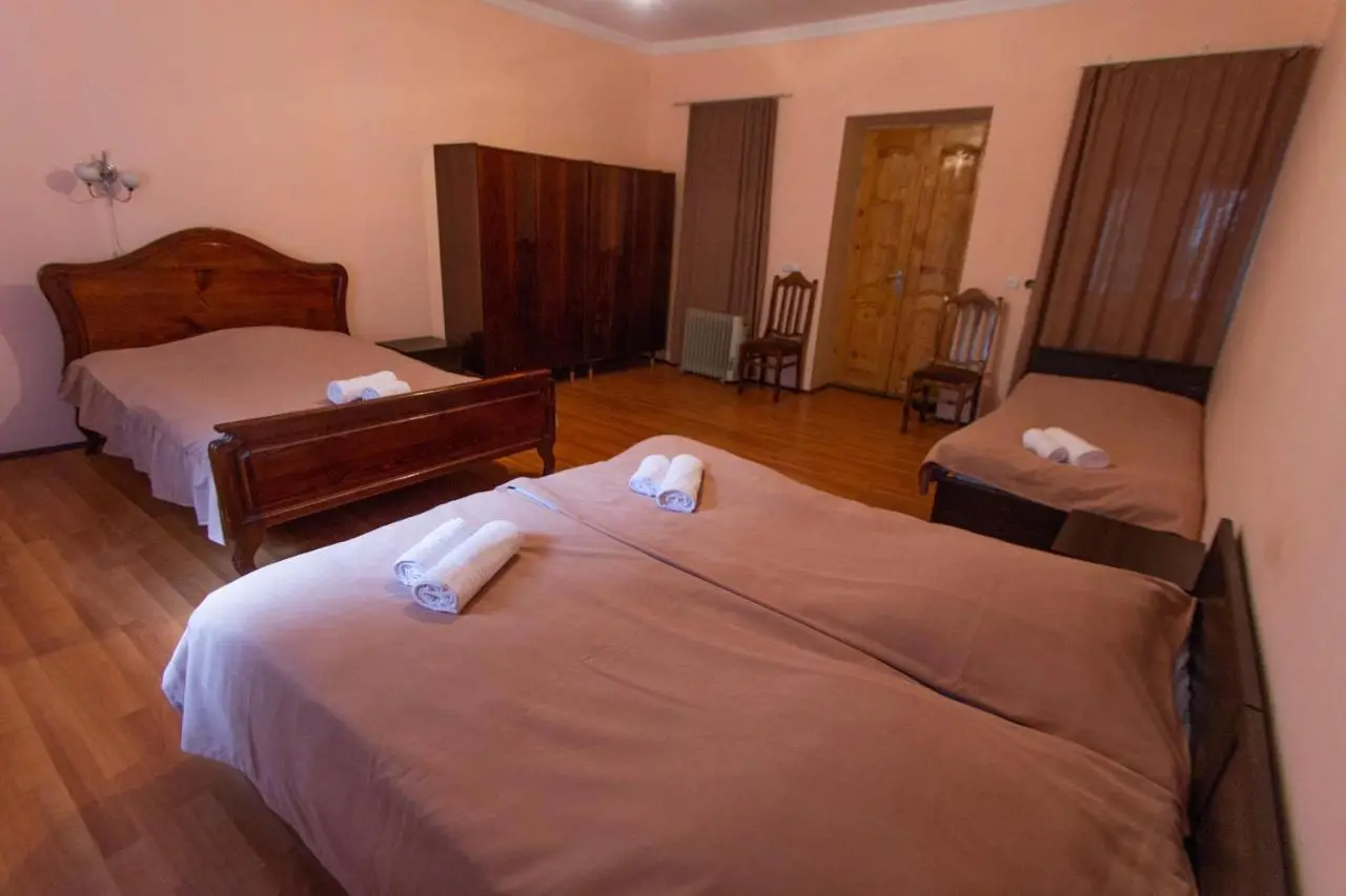 Eka&Nino GuestHouse