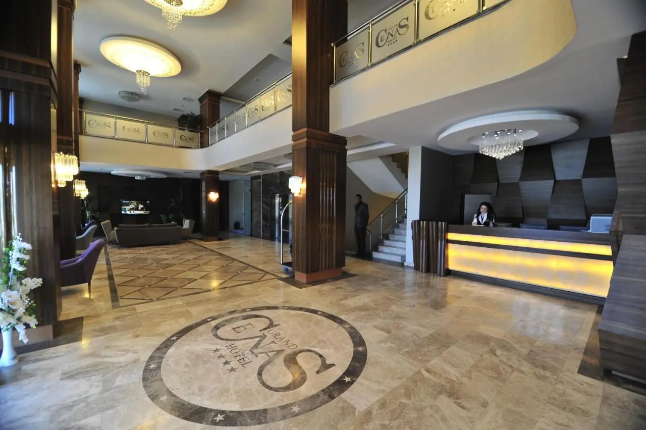 Grand Cenas Hotel