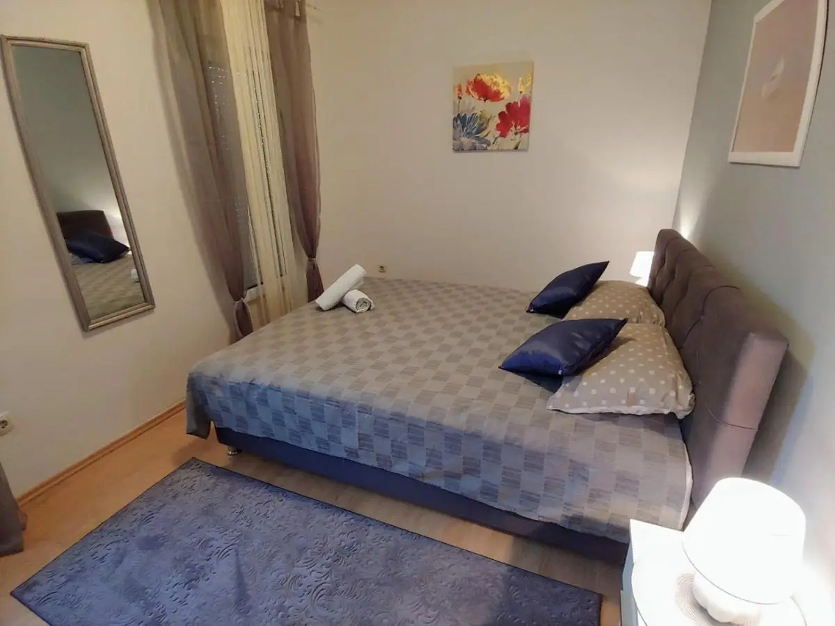 Apartments Tulipan - with free private parking garage