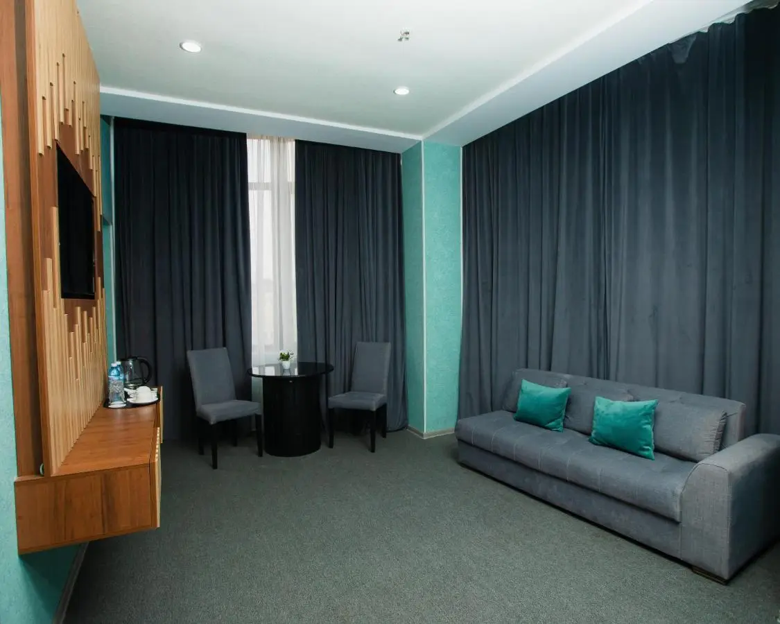 Corniche White City Hotel