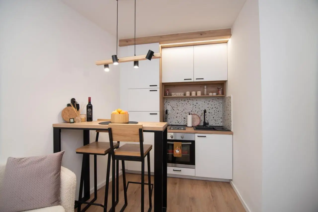 Cute 1BDR in City Center