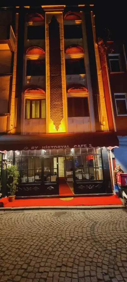By Historial Hotel Due