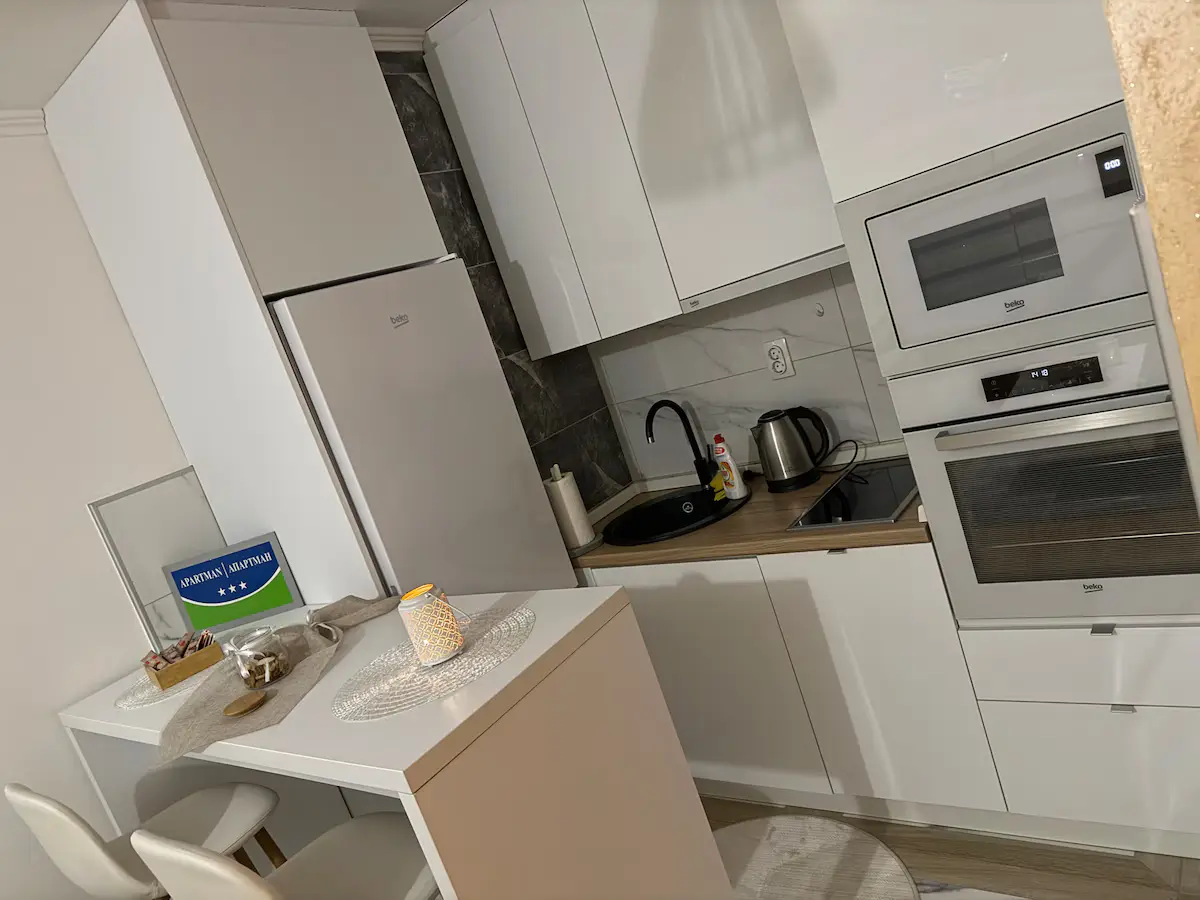 Lovely apartment, own own parking