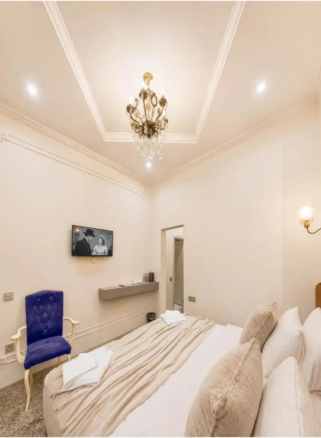 Old Money Boutique Hotel
