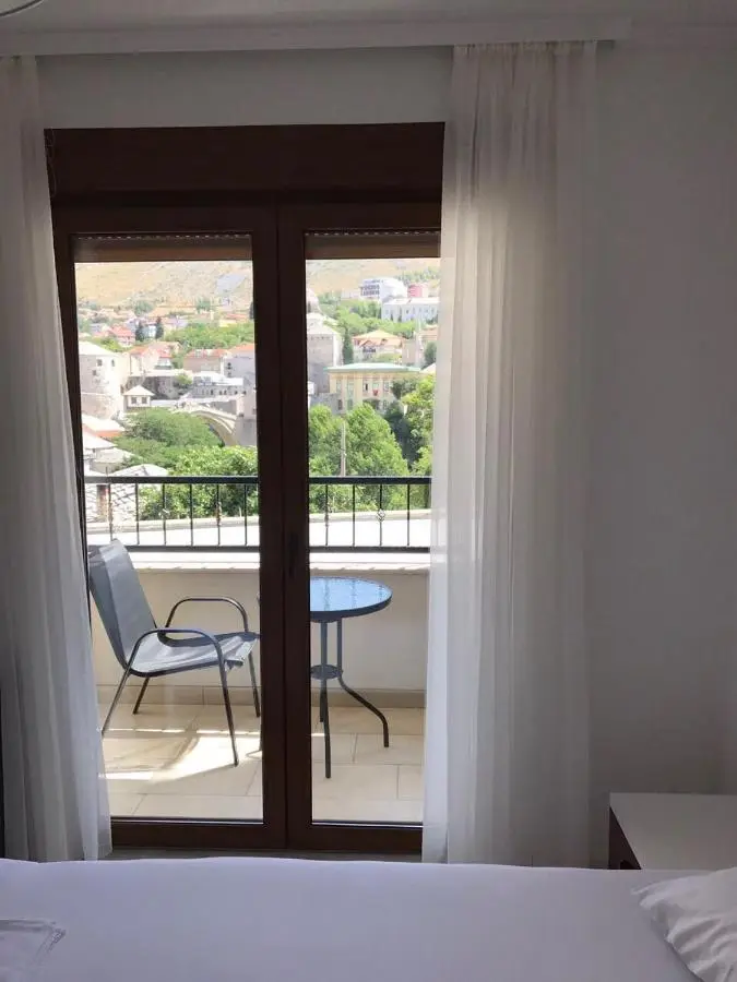Apartment Light De Luxe - with Old Bridge view