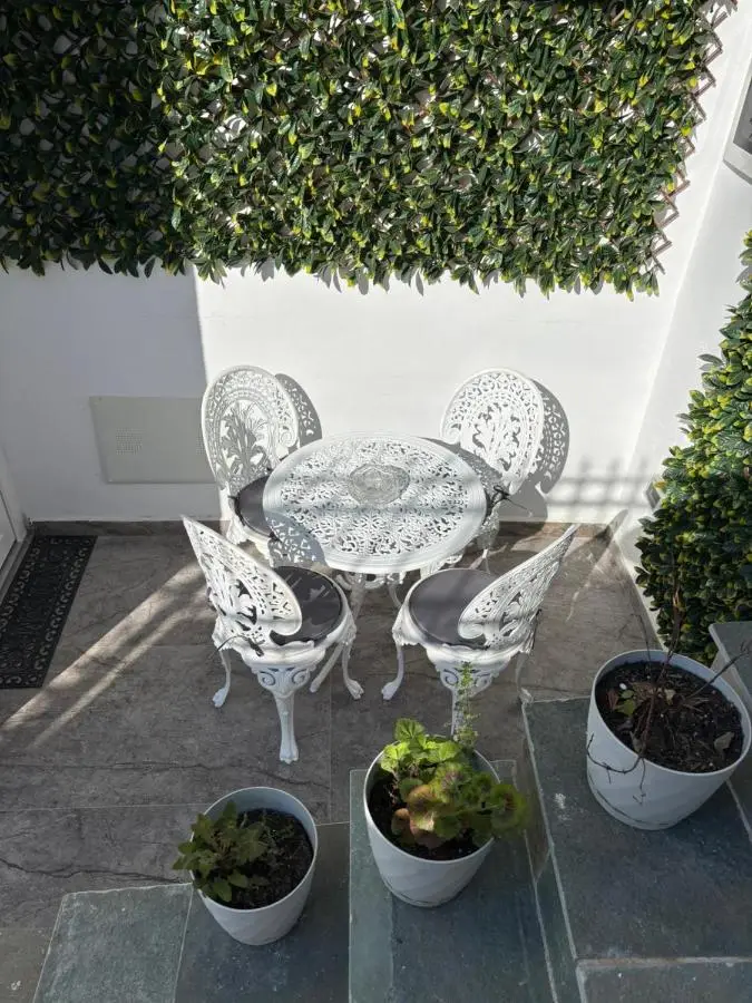 White Star Villa - Studio Apartments with Parking