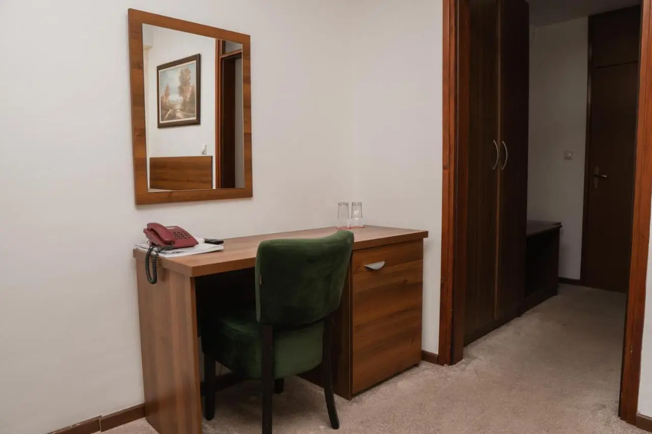 Hotel Damis