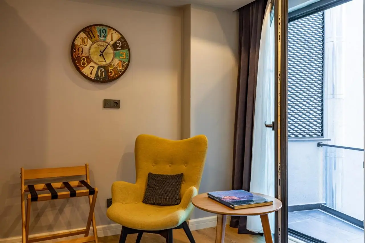 SALA SUITES