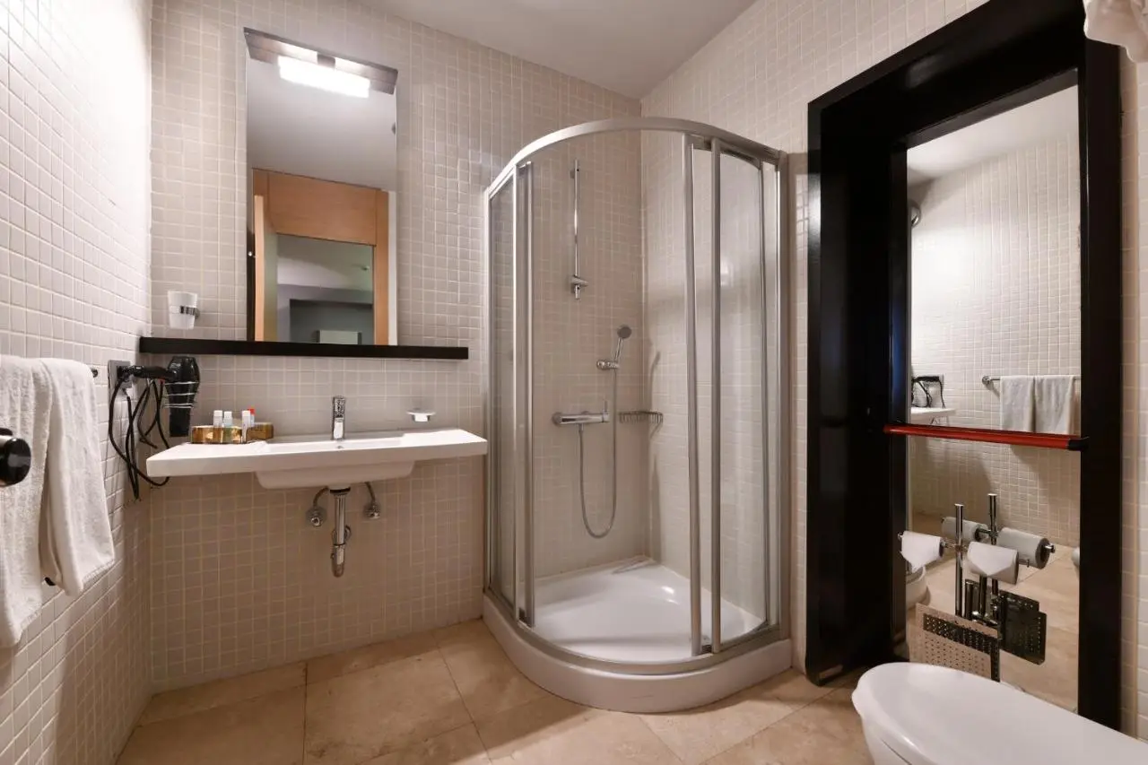 Ansen Hotel and Suites