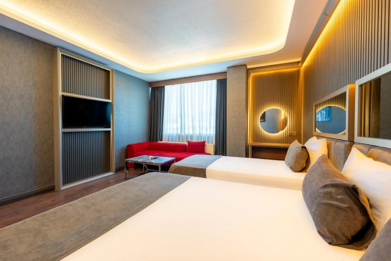 216 Eagle Palace Suite