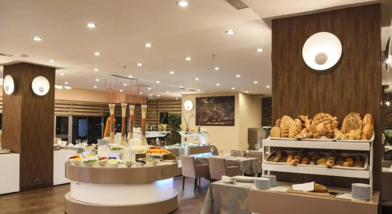 Nevali Hotel & Convention Center
