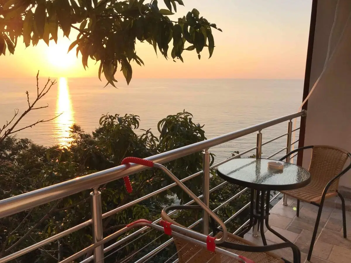 Albatross Kvariati Guest House