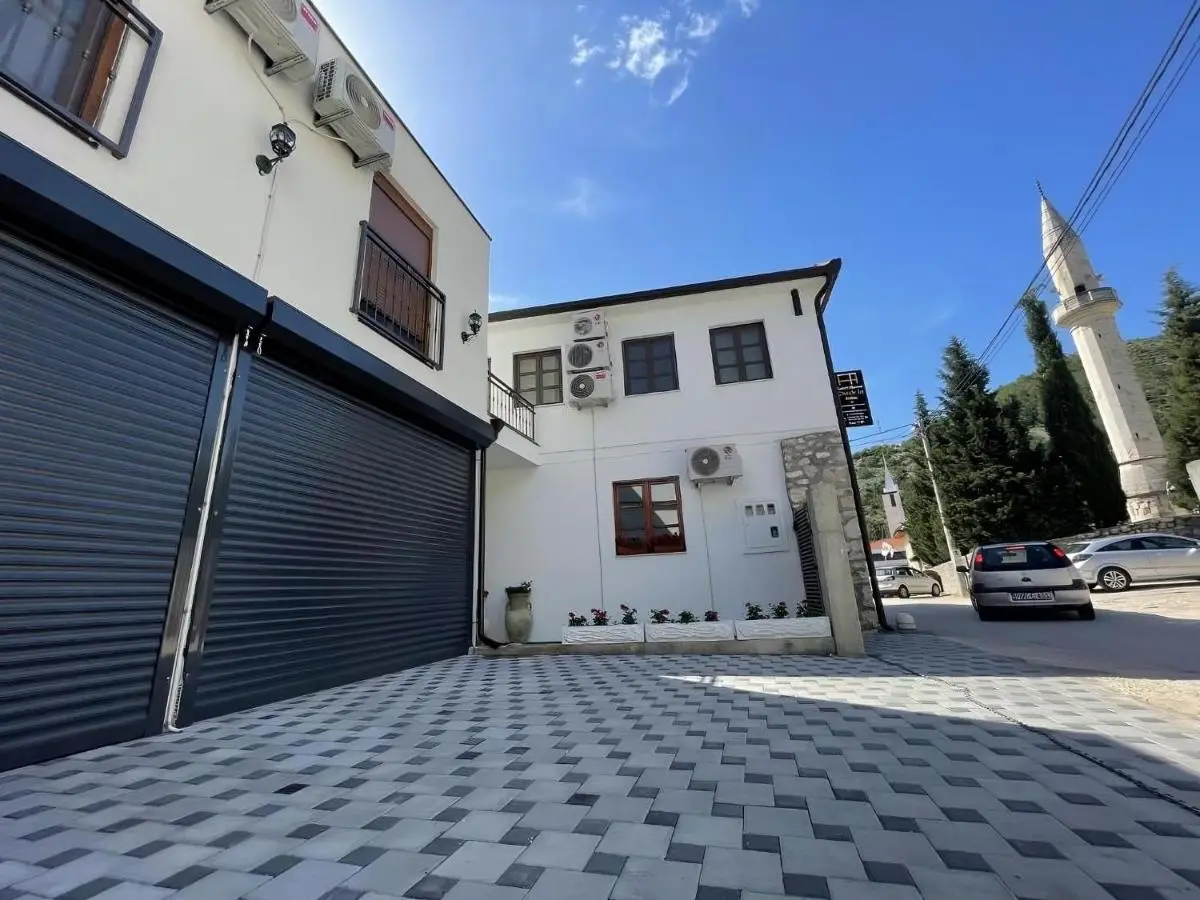 Guesthouse Check In - Apartments & Rooms