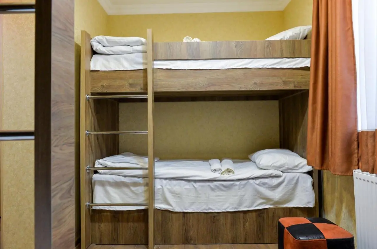HOSTEL LOOK