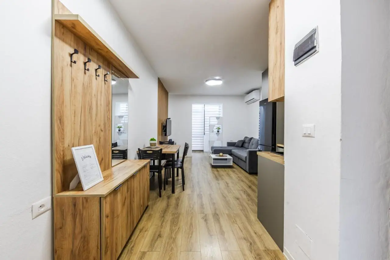 City Center Apartment Cozy 1BR with Patio by PikHost