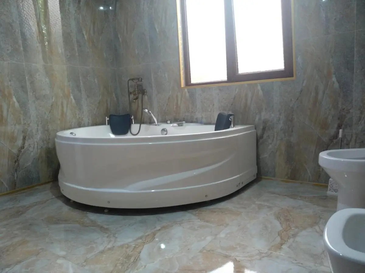 Hotel Edemi Castle