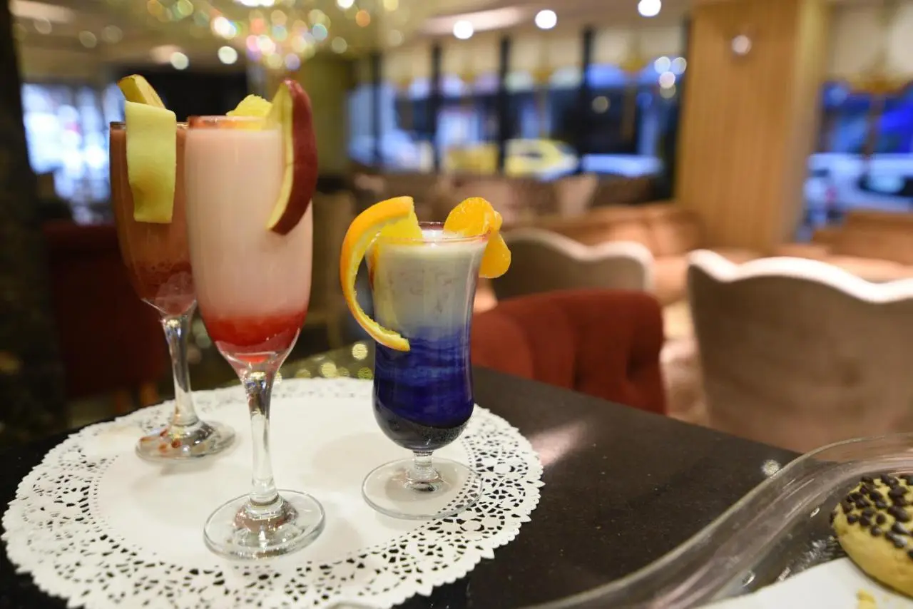 MidMar Deluxe Hotel