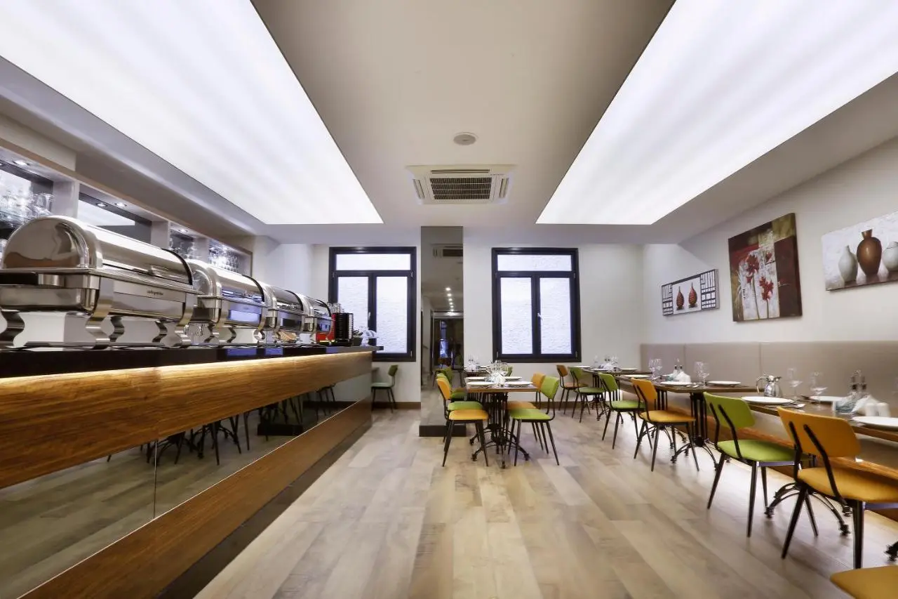 The White Orient Hotel