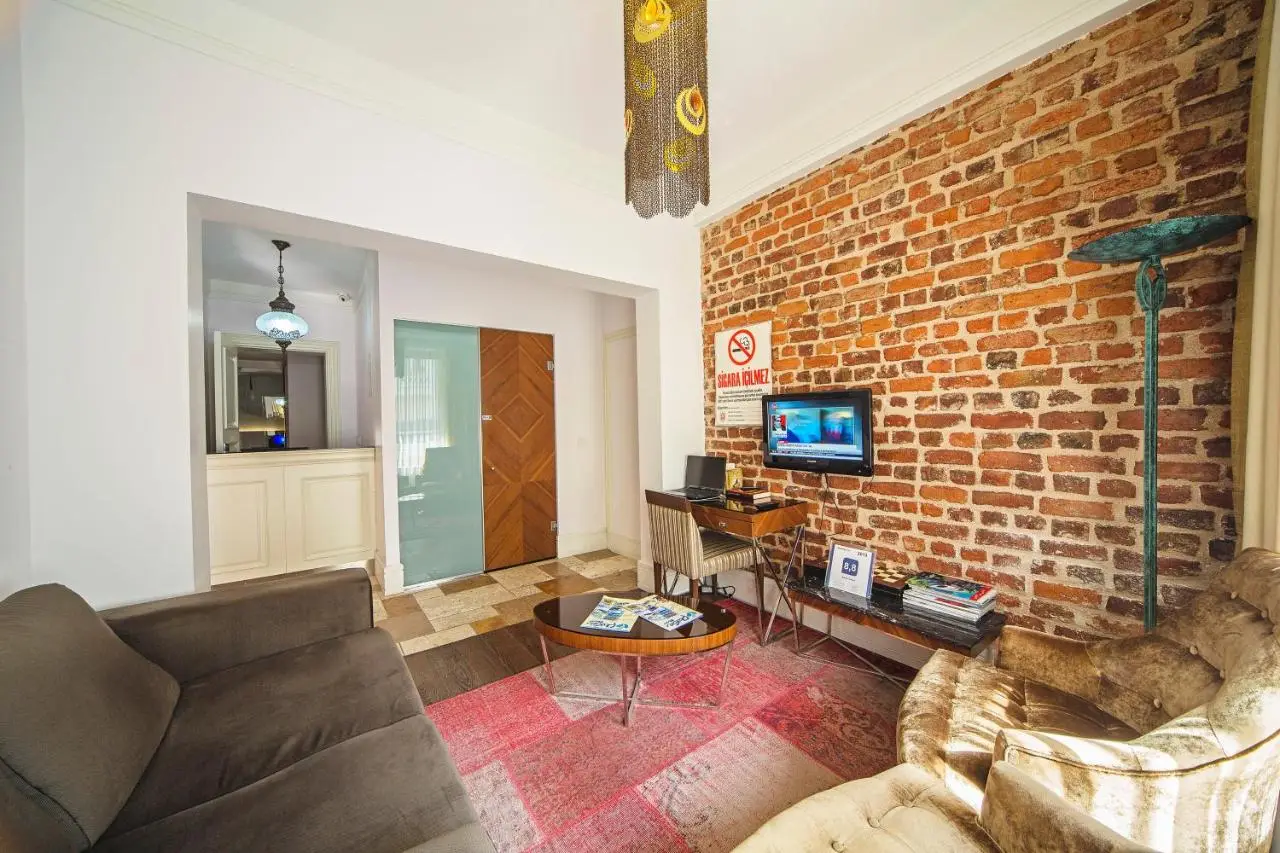 Azade Suites