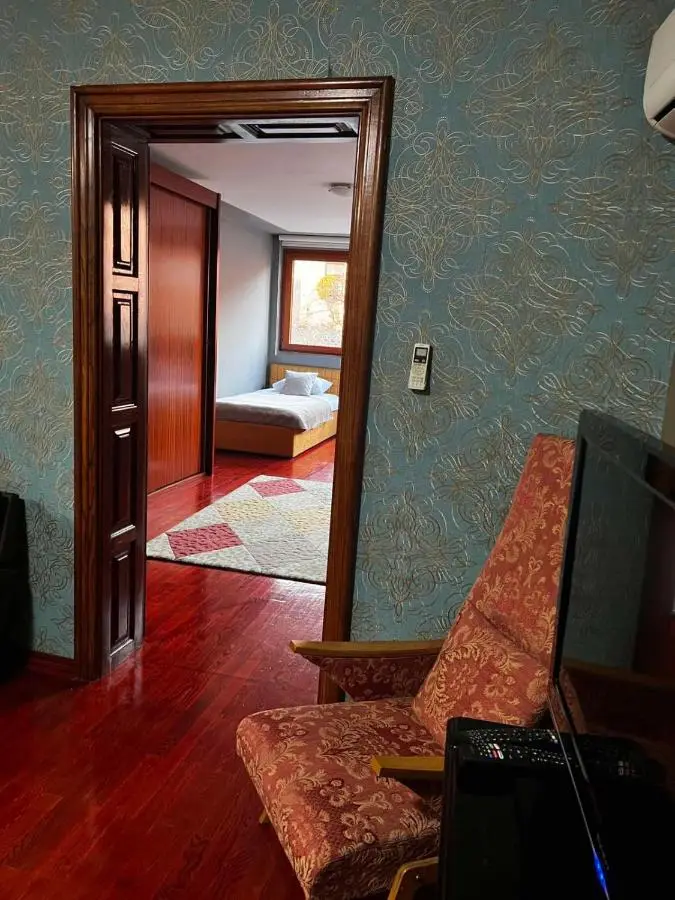 MICHELE Hotel