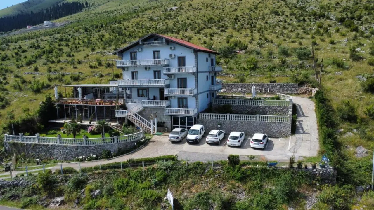 Bella Vista