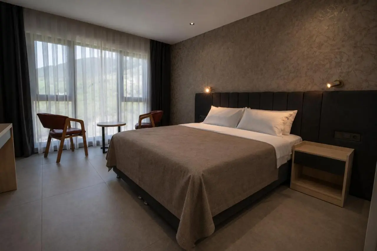 Demederon Hotel