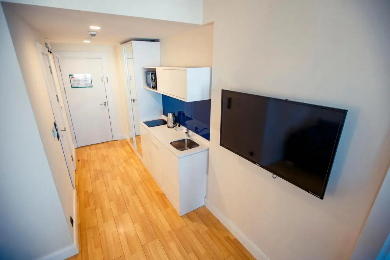 ApartHotel in Orbi City Sea View