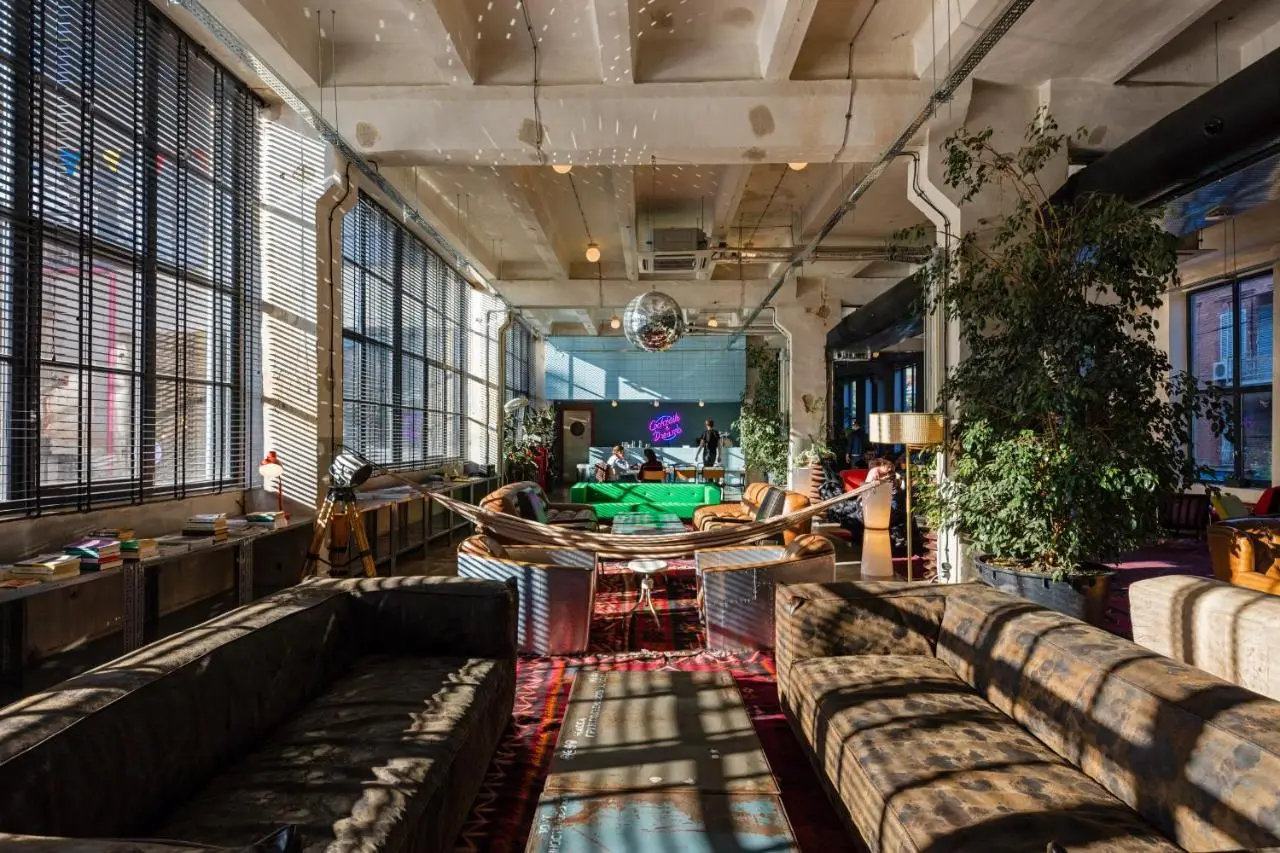 Fabrika Hostel & Suites