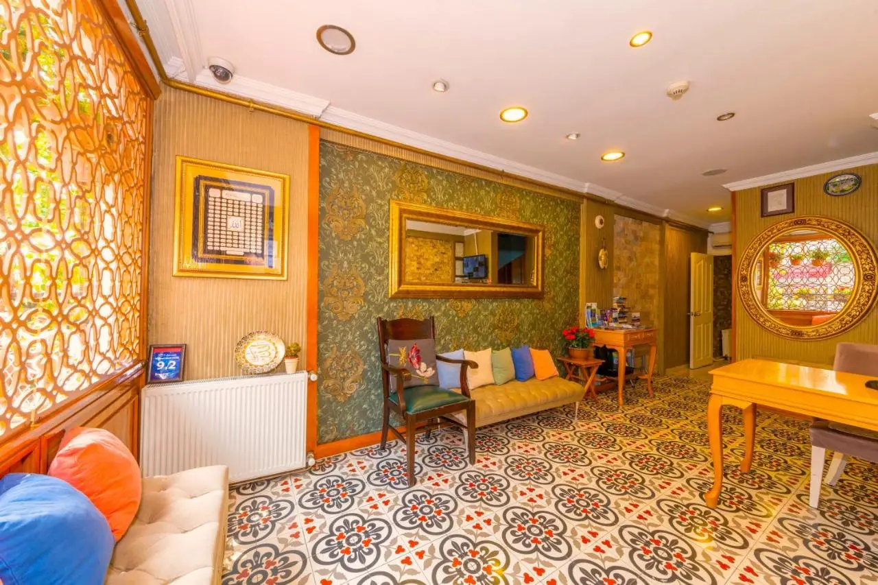 Walnut Shell Hotel