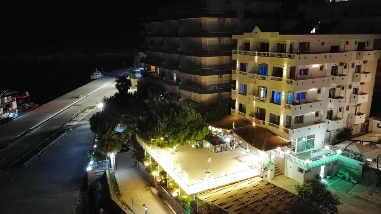 Kalemi's Beachside Hotel