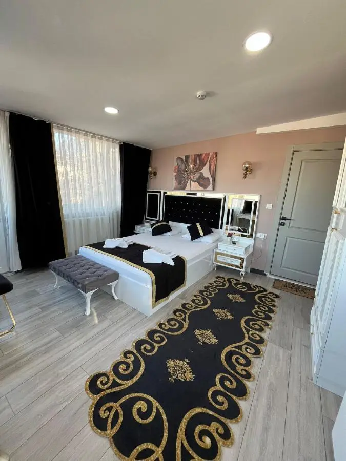 Emirhan Guesthouse & Suites