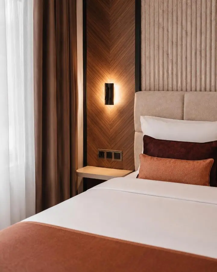 Nevv City Hotel