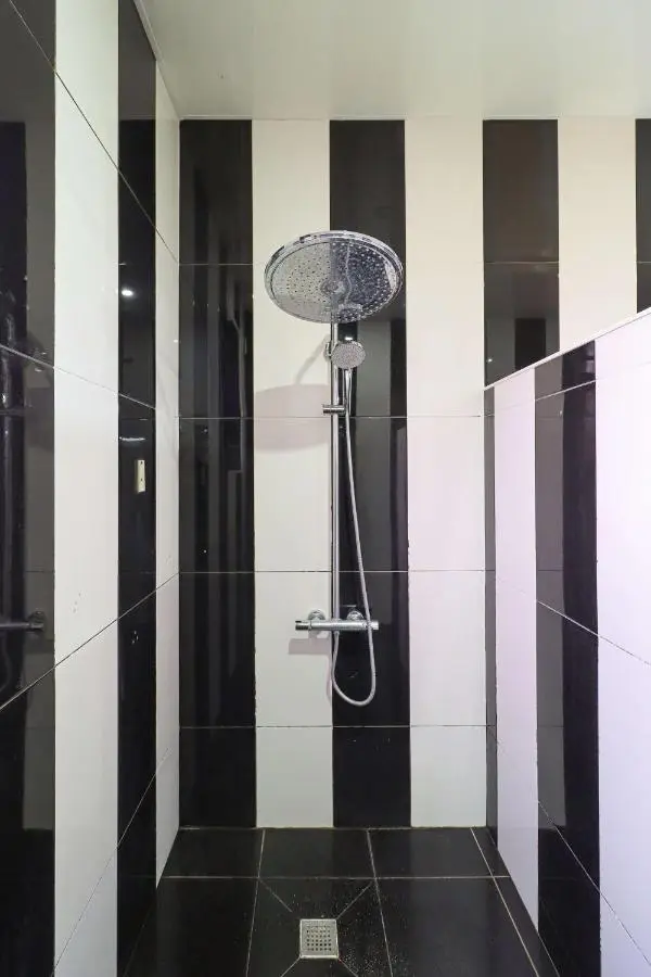 Wehost Duplex Near Rustaveli Avenue