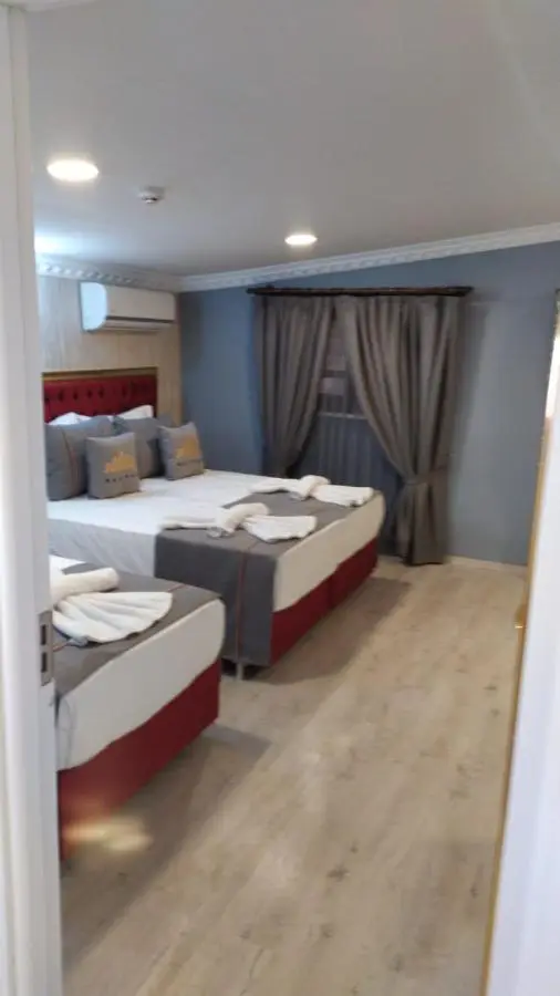 RHYTHM HOTEL
