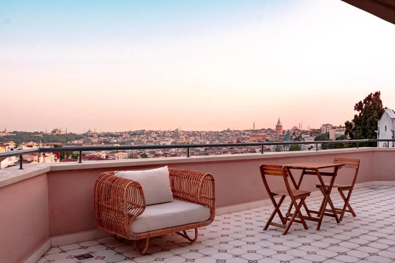 Homie Suites - Turna Residences in Cihangir