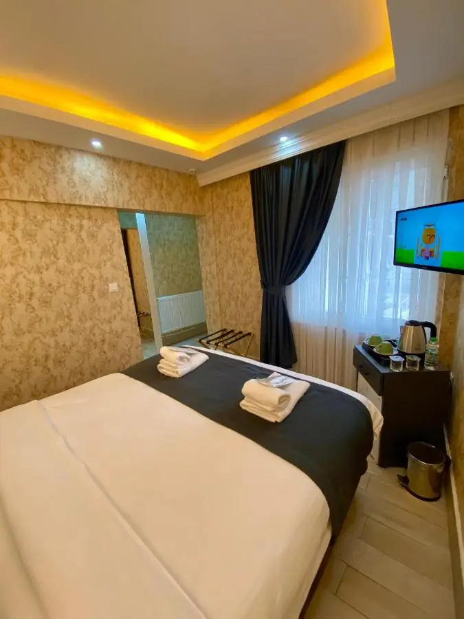 Honey Hotel