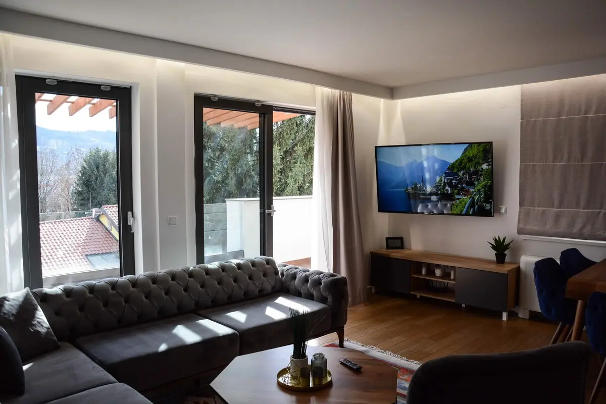 Olympic 84 outdoor Jacuzzi three bedroom apartment