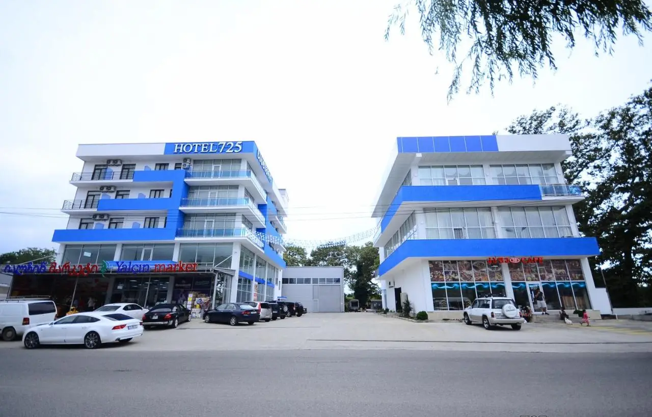 Hotel 725 B