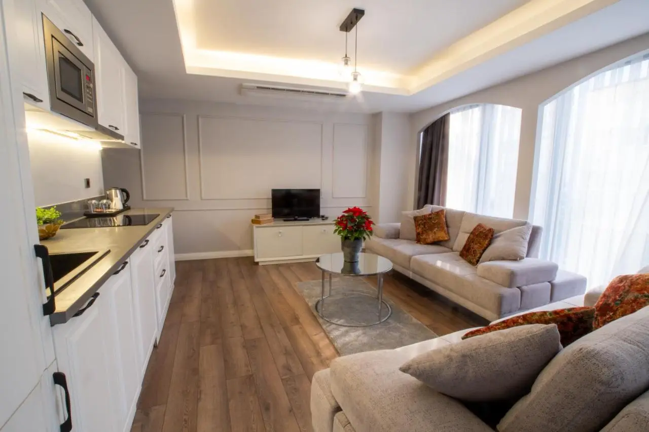 Myway Deluxe Hotel