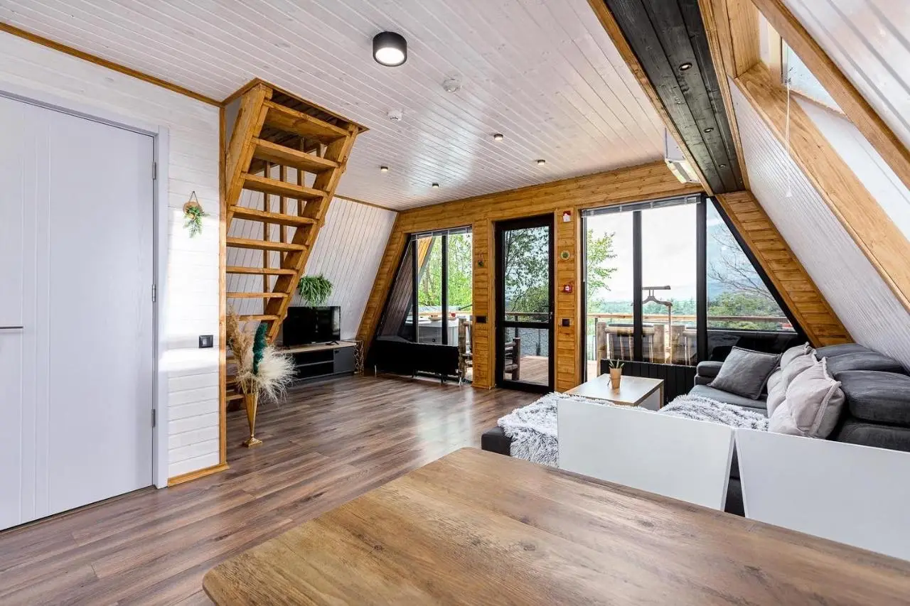 Luxury Cottages with Hot Tubes, Garden and BBQ